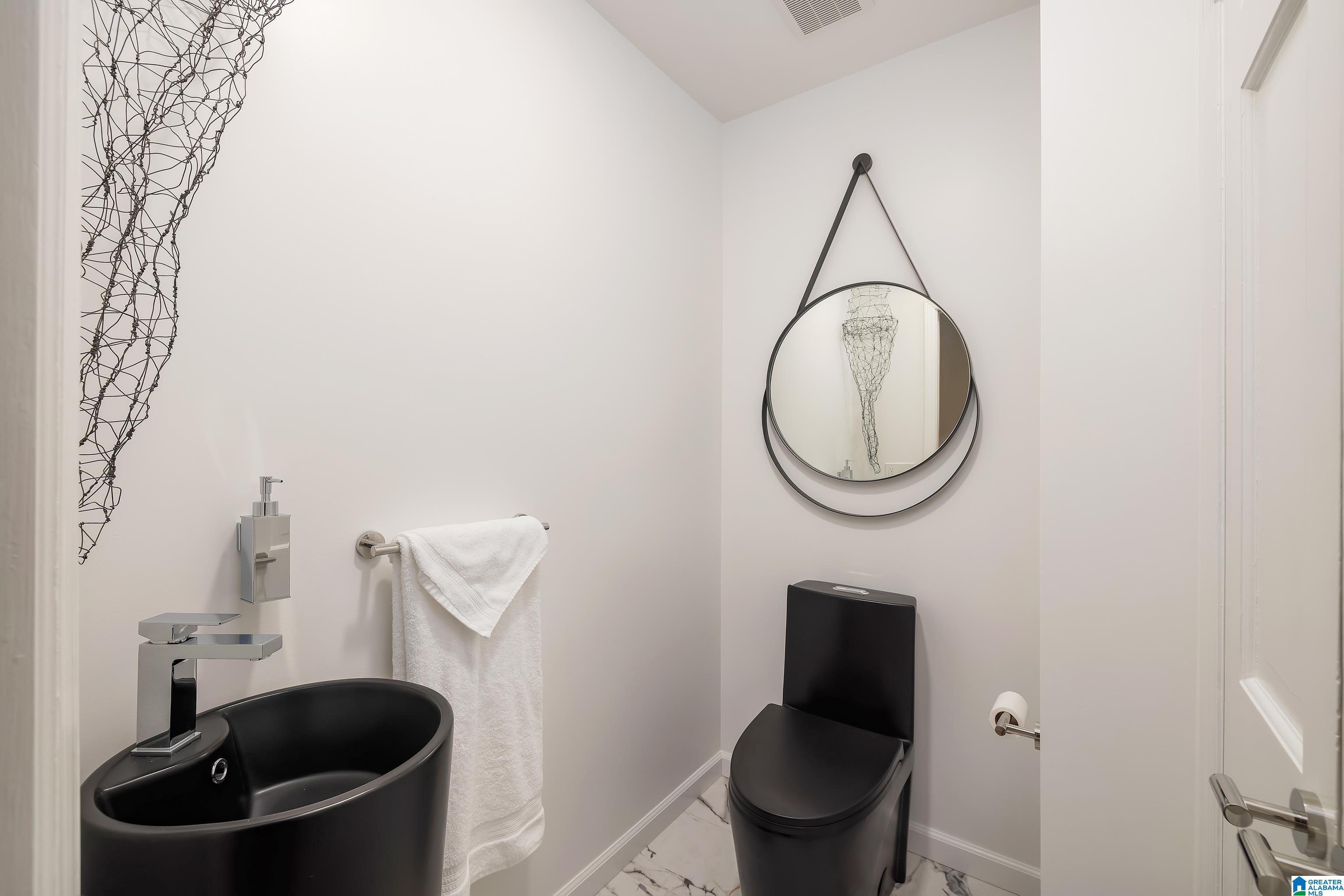 3404 North Woodridge Road Birmingham, AL 35223 - Photo 53 of 76