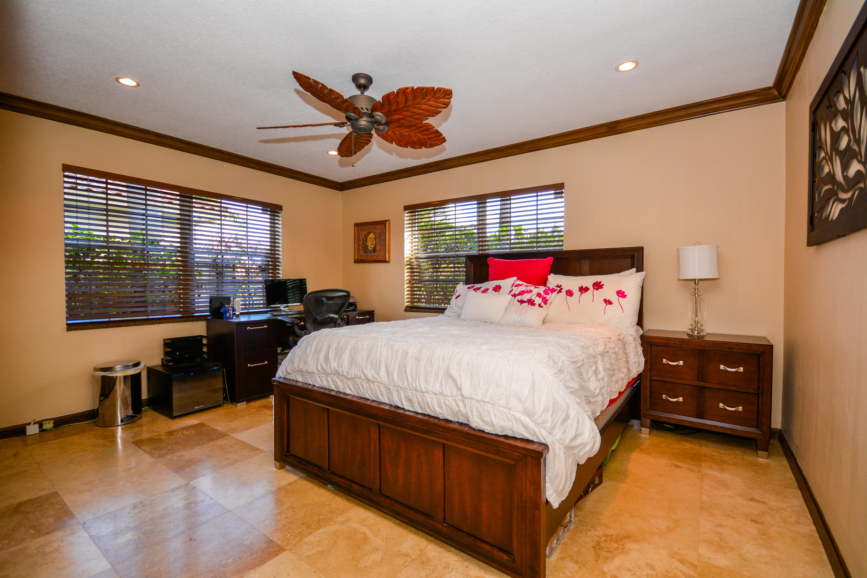 225 Northeast 4th Street Boca Raton, FL 33432 - Photo 18 of 22 Guest Room