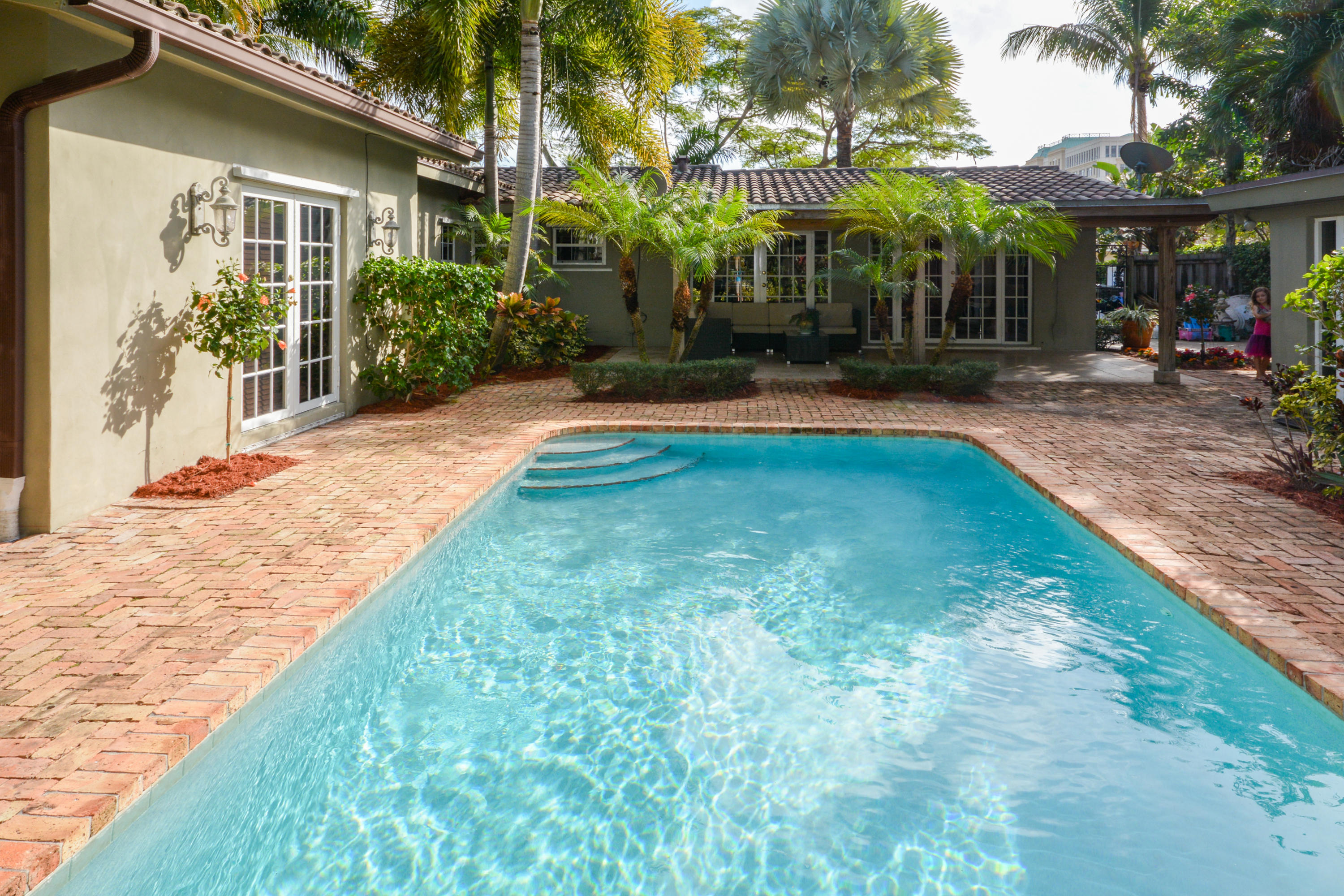 225 Northeast 4th Street Boca Raton, FL 33432 - Photo 4 of 22 Pool