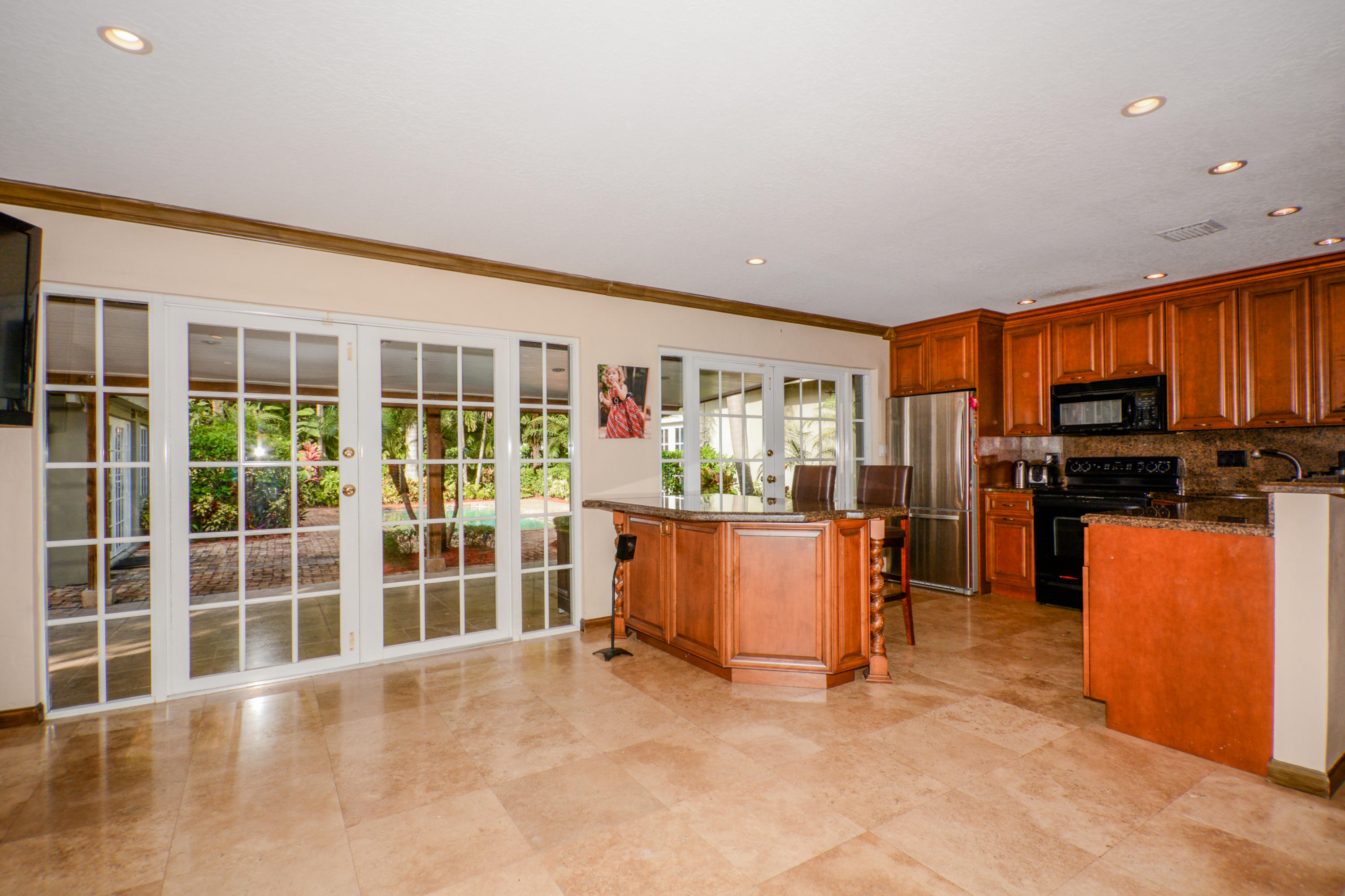 225 Northeast 4th Street Boca Raton, FL 33432 - Photo 8 of 22 Kitchen & Great Room