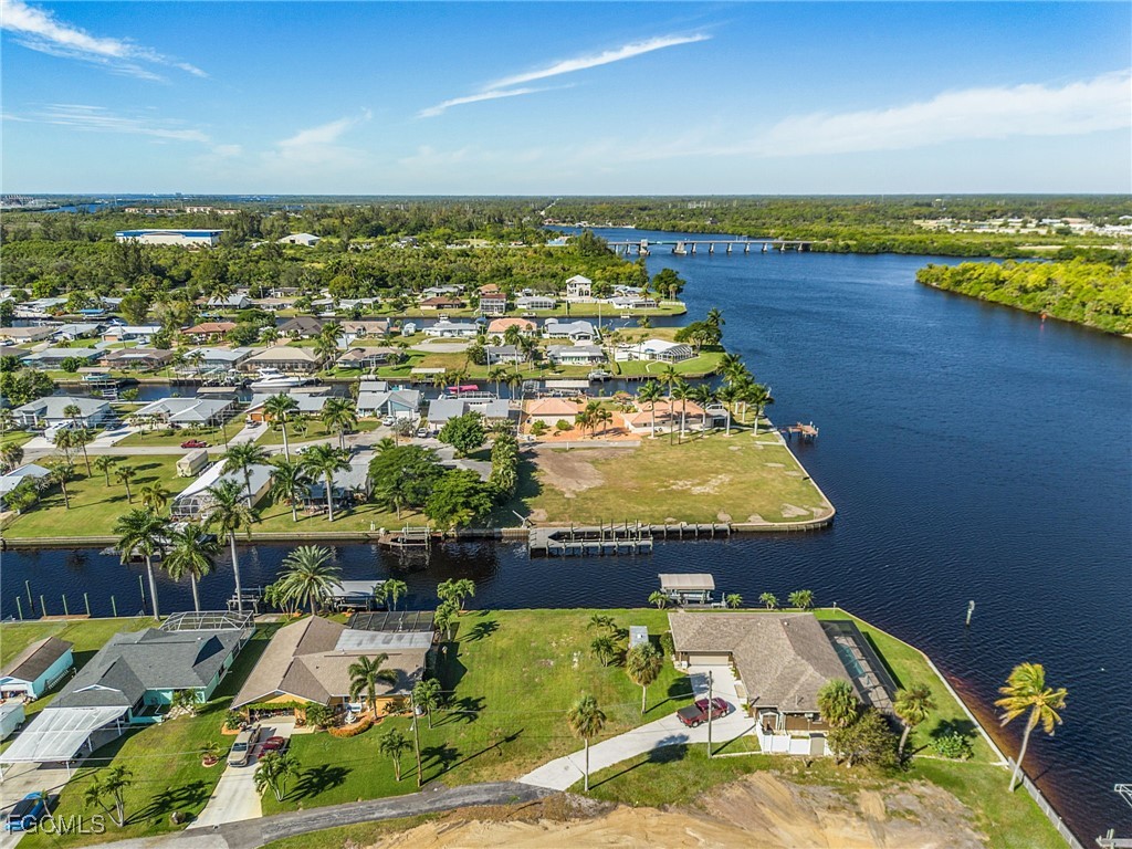 2193 River Road Fort Myers, FL 33905 - Photo 19 of 19 a view of a balcony with an ocean view
