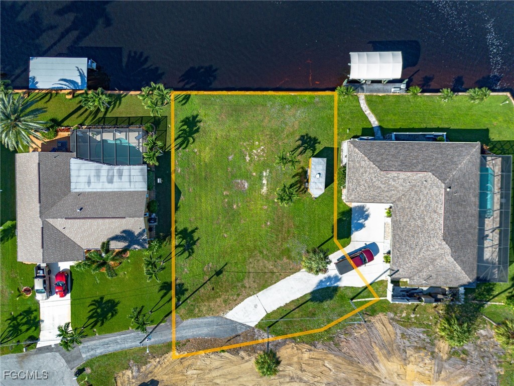 2193 River Road Fort Myers, FL 33905 - Photo 2 of 19 an outdoor space with garden view