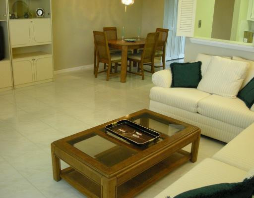 202 Mansfield East, Unit E Boca Raton, FL 33434 - Photo 2 of 16 Interior Space/Layout