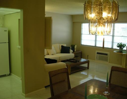 202 Mansfield East, Unit E Boca Raton, FL 33434 - Photo 4 of 16 Interior Space/Layout