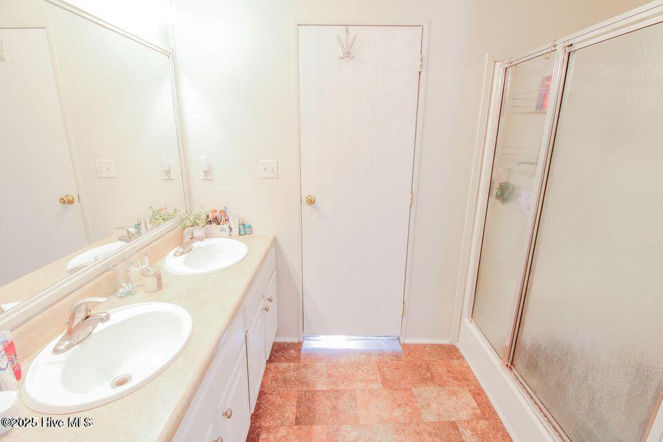 329 Nelson Road Vanceboro, NC 28586 - Photo 11 of 31 20250521000426484868000000-o
