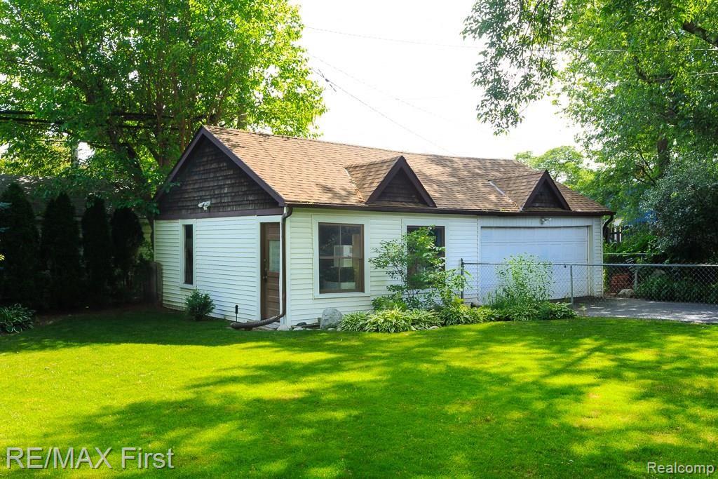 1845 Hawthorne Road Grosse Pointe, MI 48236 - Photo 26 of 26 1845-Hawthorne-Road-027.jpg