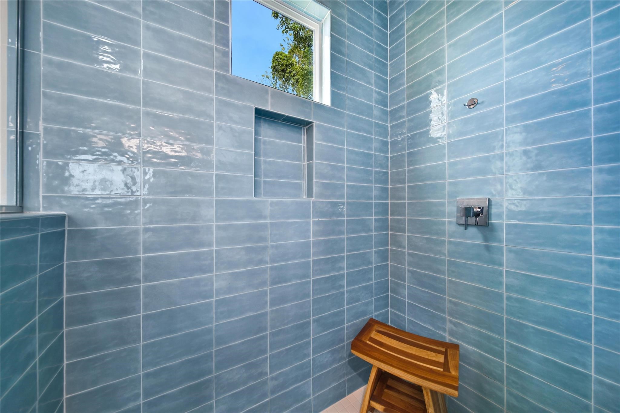 2314 Gagne Street Houston, TX 77020 - Photo 18 of 28 a bathroom with a shower