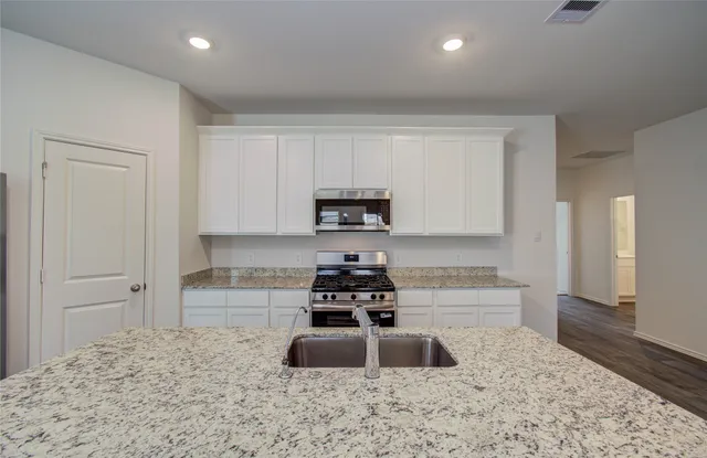 $2,100 | 3803 Zoeys Way, Fulshear, TX 77423