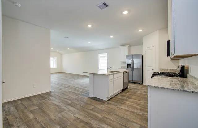 $2,100 | 3803 Zoeys Way, Fulshear, TX 77423