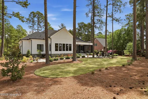 $1,785,000 | 28 East Augusta Lane, Southern Pines, NC 28387
