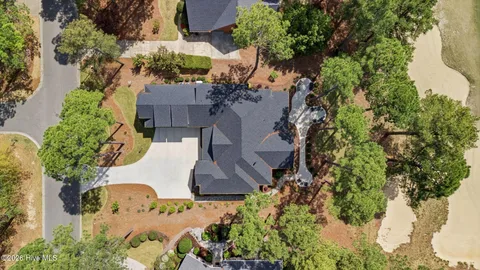 $1,785,000 | 28 East Augusta Lane, Southern Pines, NC 28387