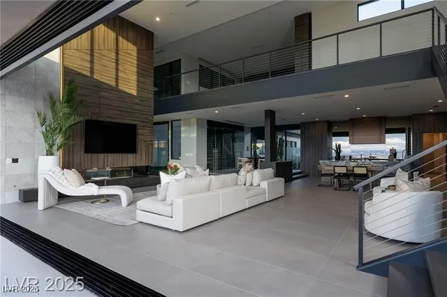 $12,600,000 | 12 Chisel Crest Court, Henderson, NV 89012