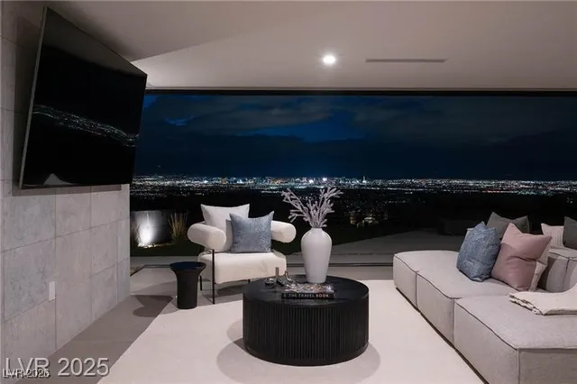 $12,600,000 | 12 Chisel Crest Court, Henderson, NV 89012