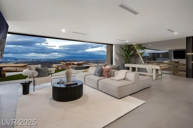 $12,600,000 | 12 Chisel Crest Court, Henderson, NV 89012