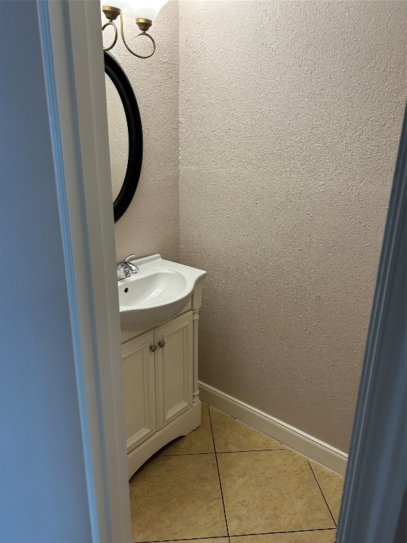 20333 Fieldtree Drive Humble, TX 77338 - Photo 19 of 23 a bathroom with a sink and mirror