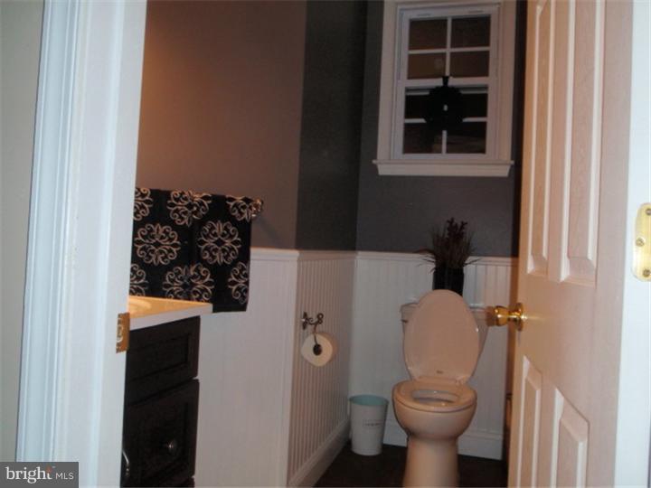 267 Earnest Garton Road Alloway, NJ 08302 - Photo 9 of 17 Bathroom