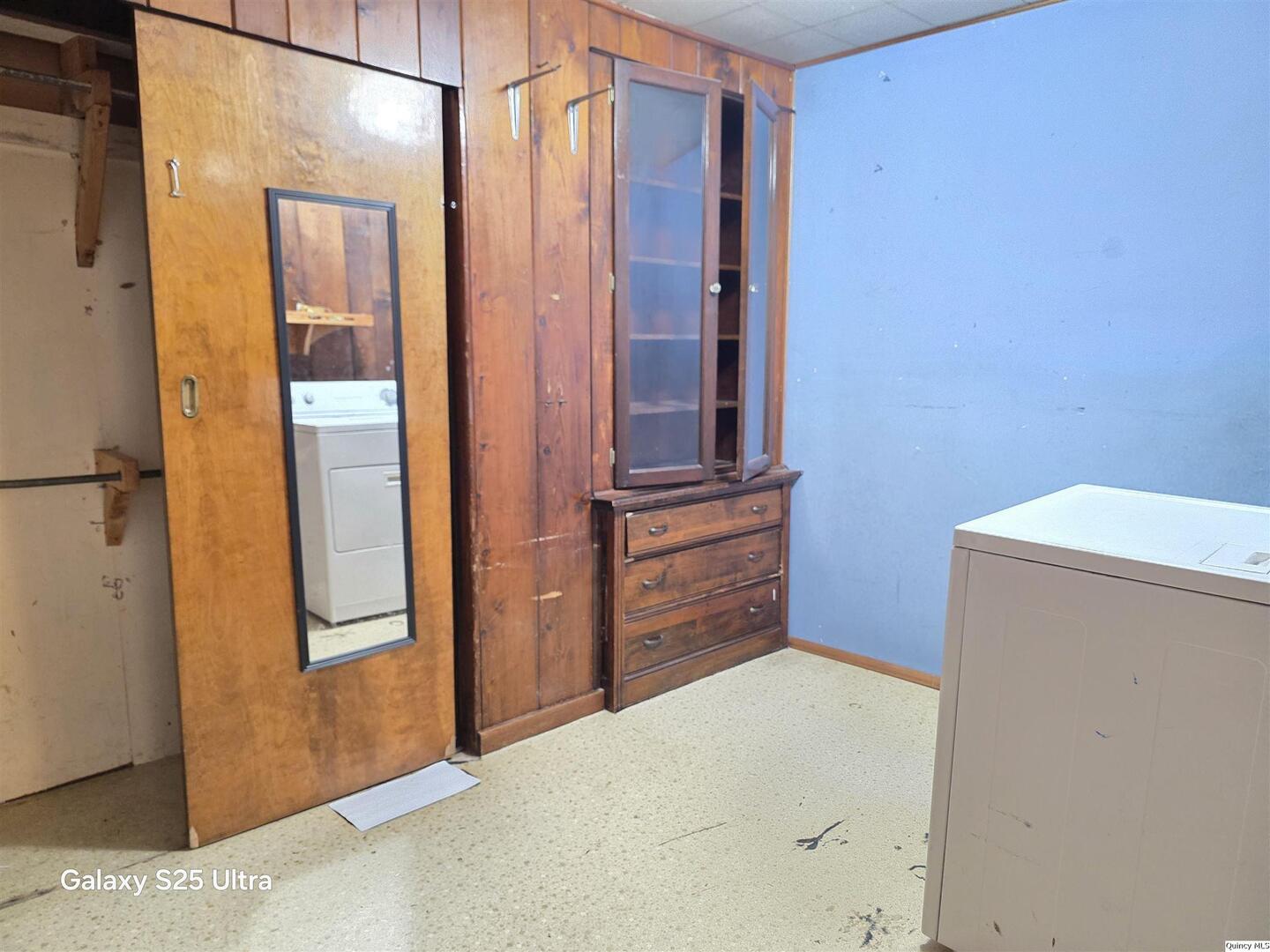 1715 North 4th Street Quincy, IL 62301 - Photo 5 of 7