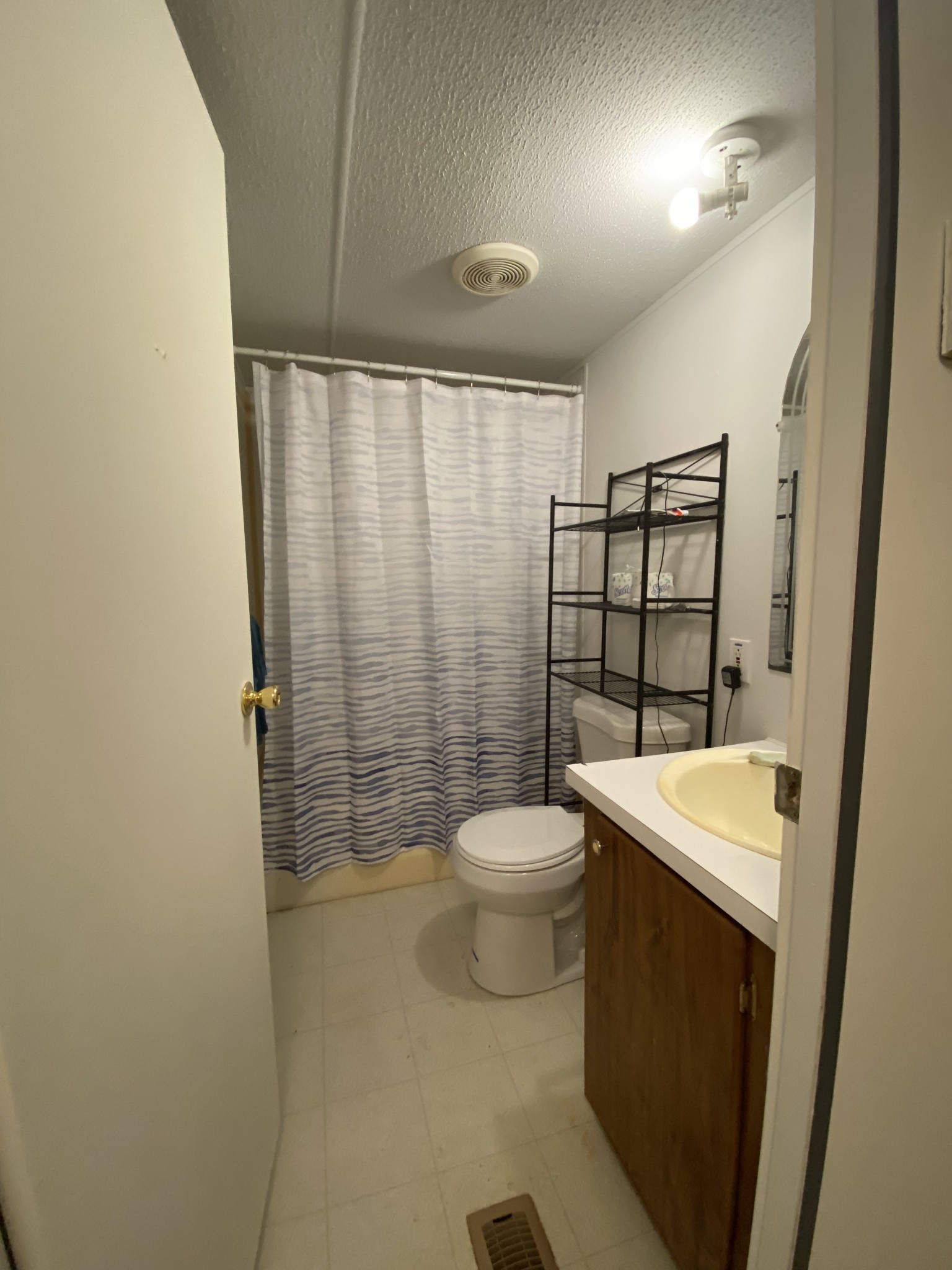 11146 Cuba Landing Road Waverly, TN 37185 - Photo 8 of 14 Bathroom