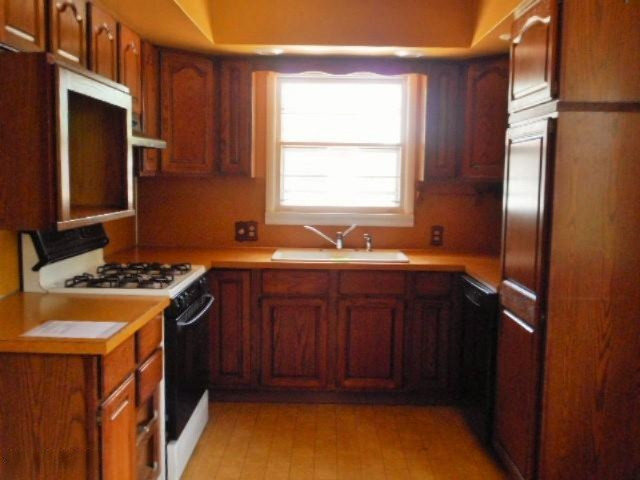 1080 Drexel Road Muskegon, MI 49441 - Photo 10 of 18 263-467091 Kitchen