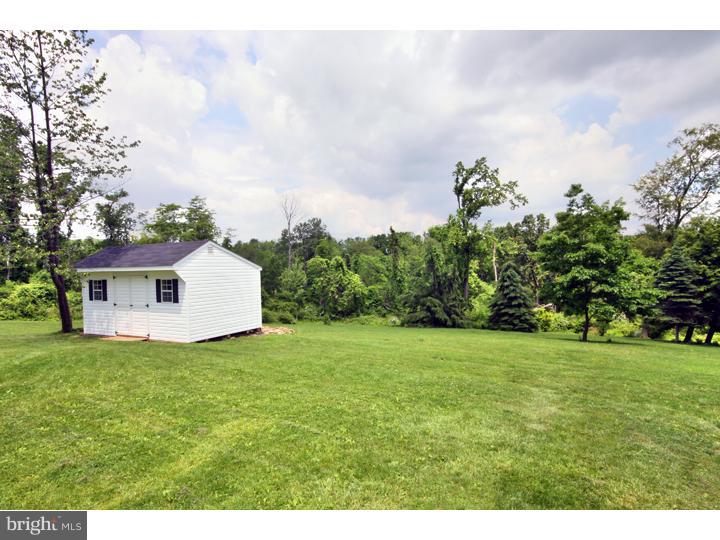 240 Mapleflower Road Glenmoore, PA 19343 - Photo 12 of 25 Exterior Back