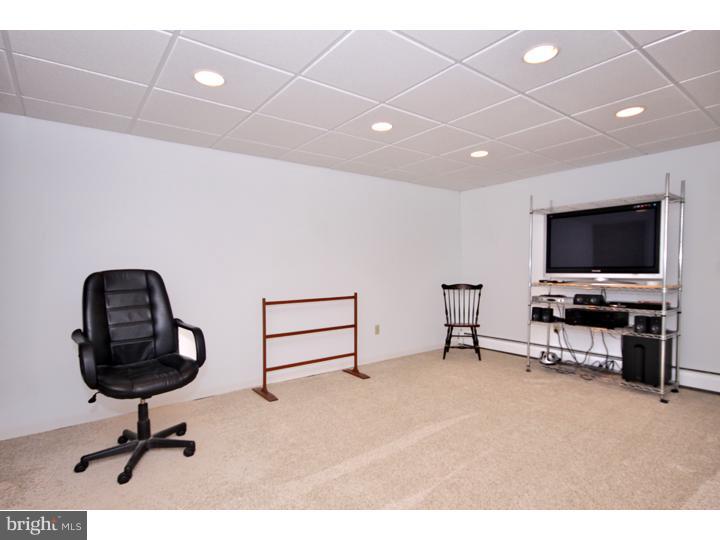 240 Mapleflower Road Glenmoore, PA 19343 - Photo 10 of 25 Family Room