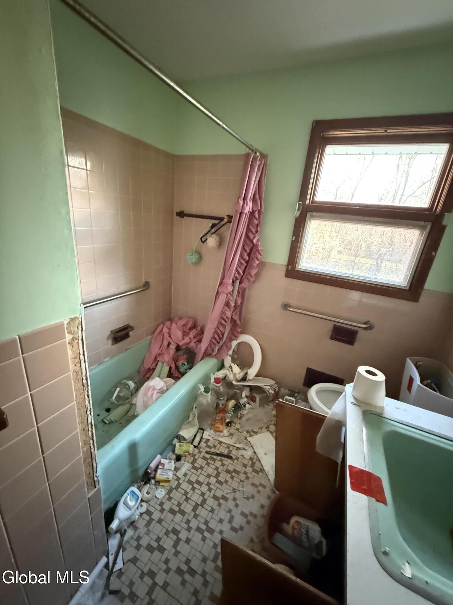 72 Cordell Road Colonie, NY 12304 - Photo 14 of 26 image 6