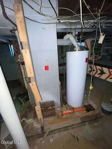 $199,999 | 72 Cordell Road, Colonie, NY 12304