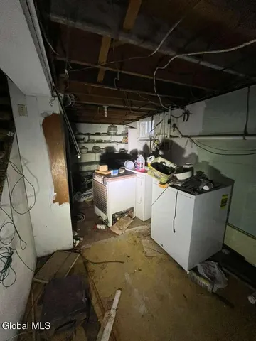 $199,999 | 72 Cordell Road, Colonie, NY 12304