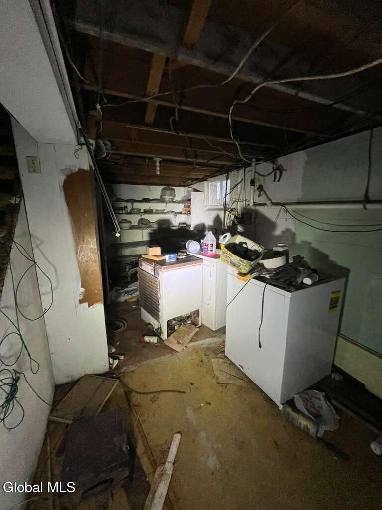 72 Cordell Road Colonie, NY 12304 - Photo 20 of 26 PHOTO-2025-12-05-07-26-18 2