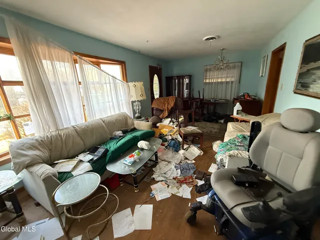 $199,999 | 72 Cordell Road, Colonie, NY 12304