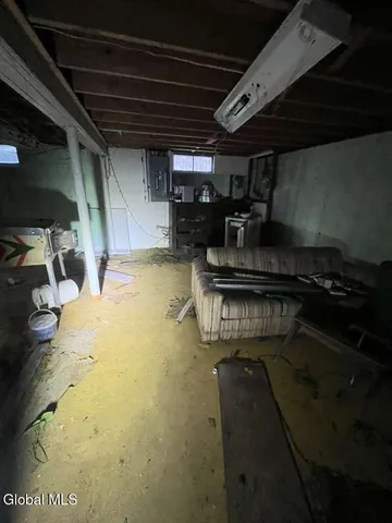 $199,999 | 72 Cordell Road, Colonie, NY 12304