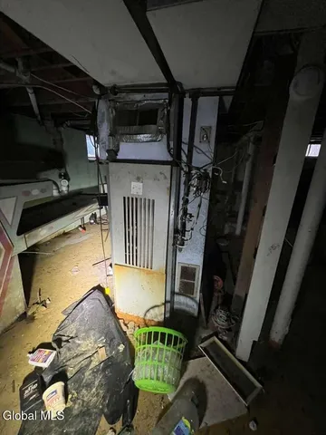 $199,999 | 72 Cordell Road, Colonie, NY 12304