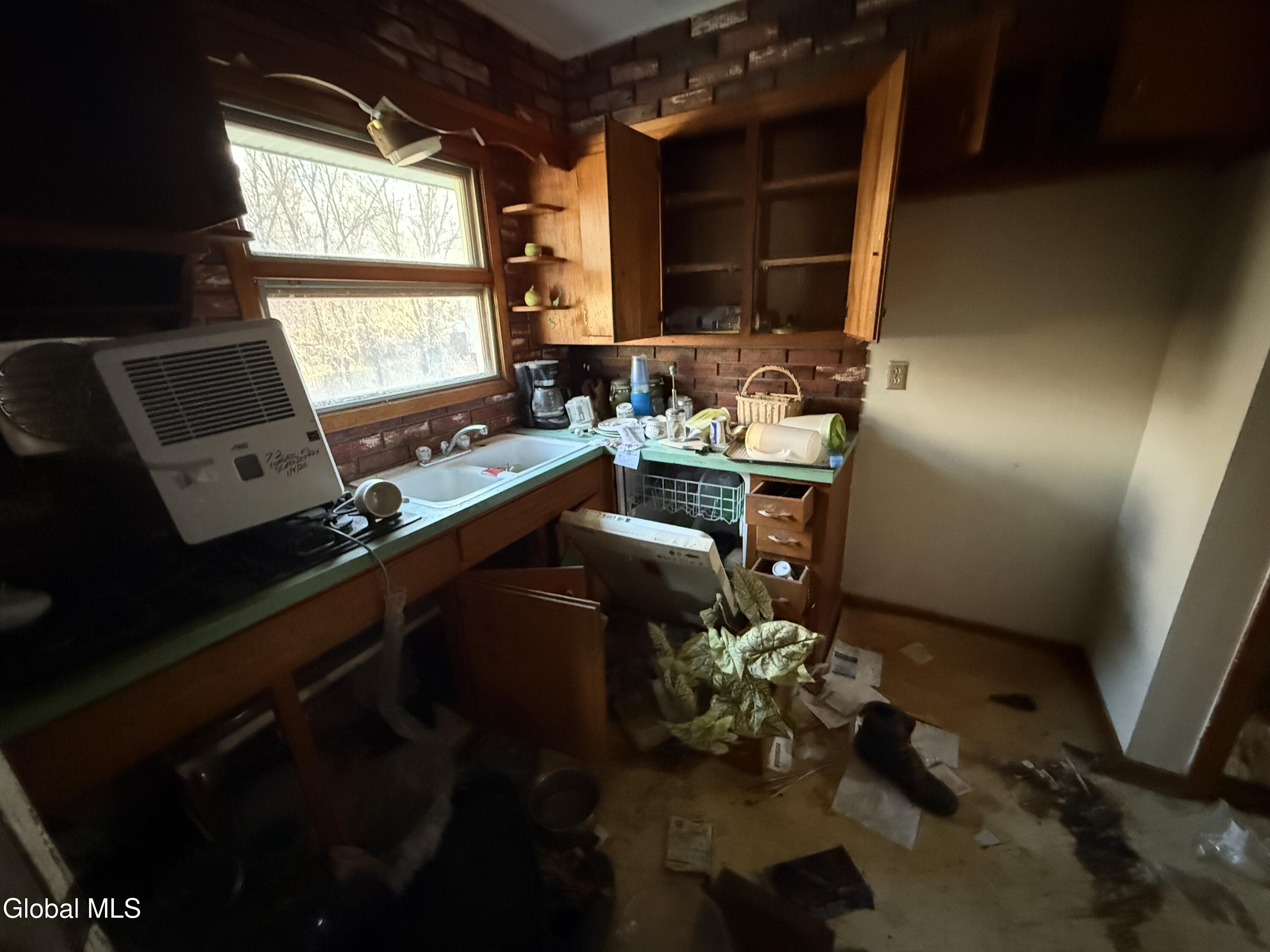 72 Cordell Road Colonie, NY 12304 - Photo 3 of 26 image 2