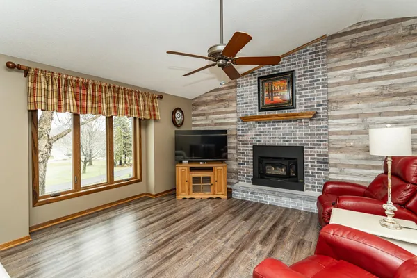 $520,000 | 745 Treetop Lane Southwest, Oronoco, MN 55960