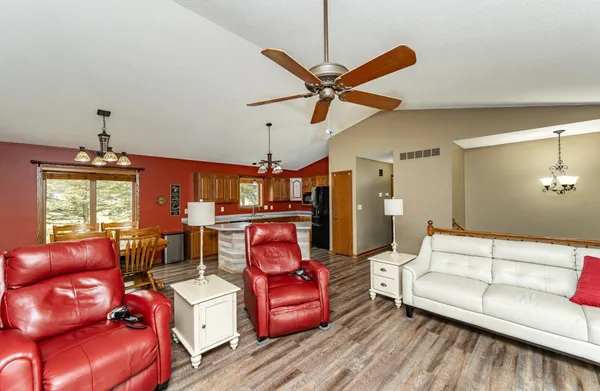 $520,000 | 745 Treetop Lane Southwest, Oronoco, MN 55960