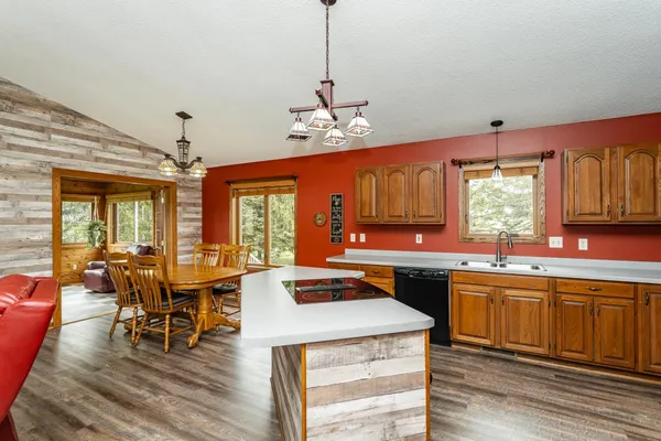 $520,000 | 745 Treetop Lane Southwest, Oronoco, MN 55960
