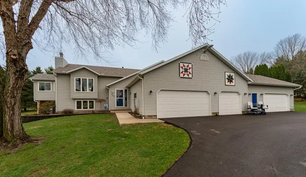 $520,000 | 745 Treetop Lane Southwest, Oronoco, MN 55960