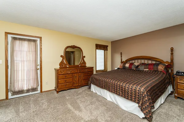 $520,000 | 745 Treetop Lane Southwest, Oronoco, MN 55960