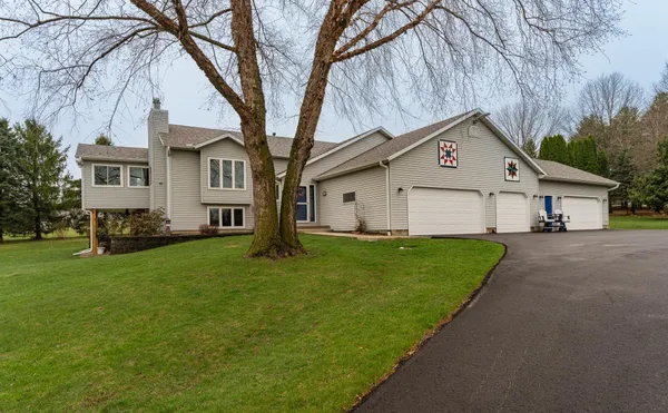 $520,000 | 745 Treetop Lane Southwest, Oronoco, MN 55960