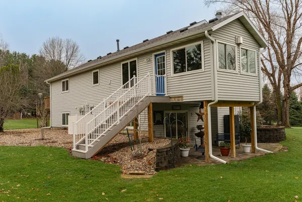 $520,000 | 745 Treetop Lane Southwest, Oronoco, MN 55960