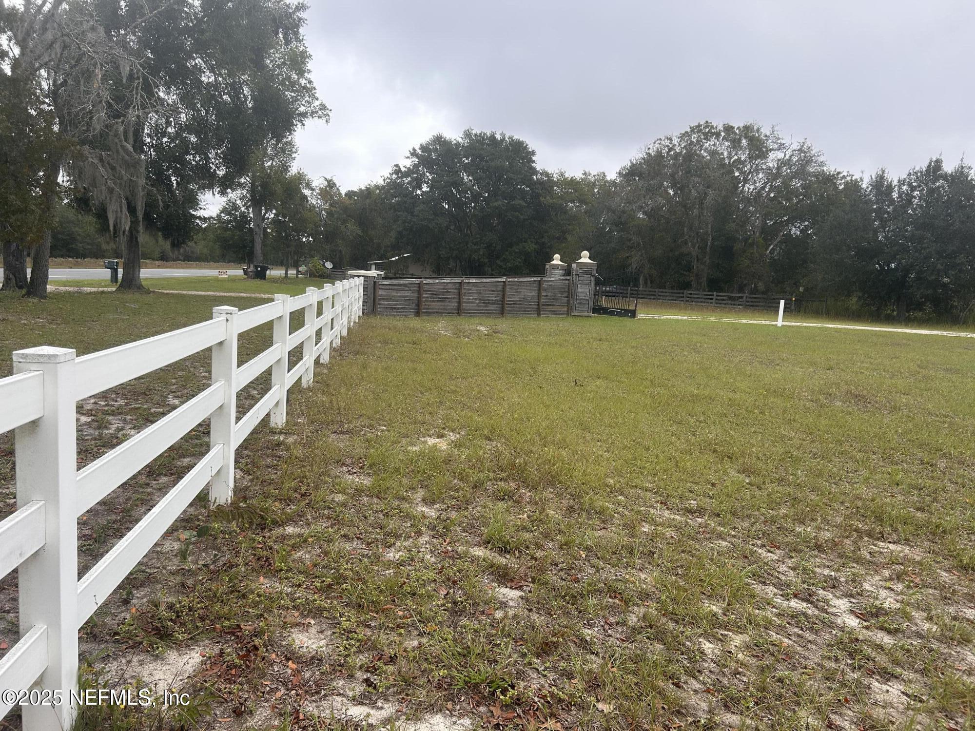 5411 State Road 21 Keystone Heights, FL 32656 - Photo 25 of 31 a view of an outdoor space and yard