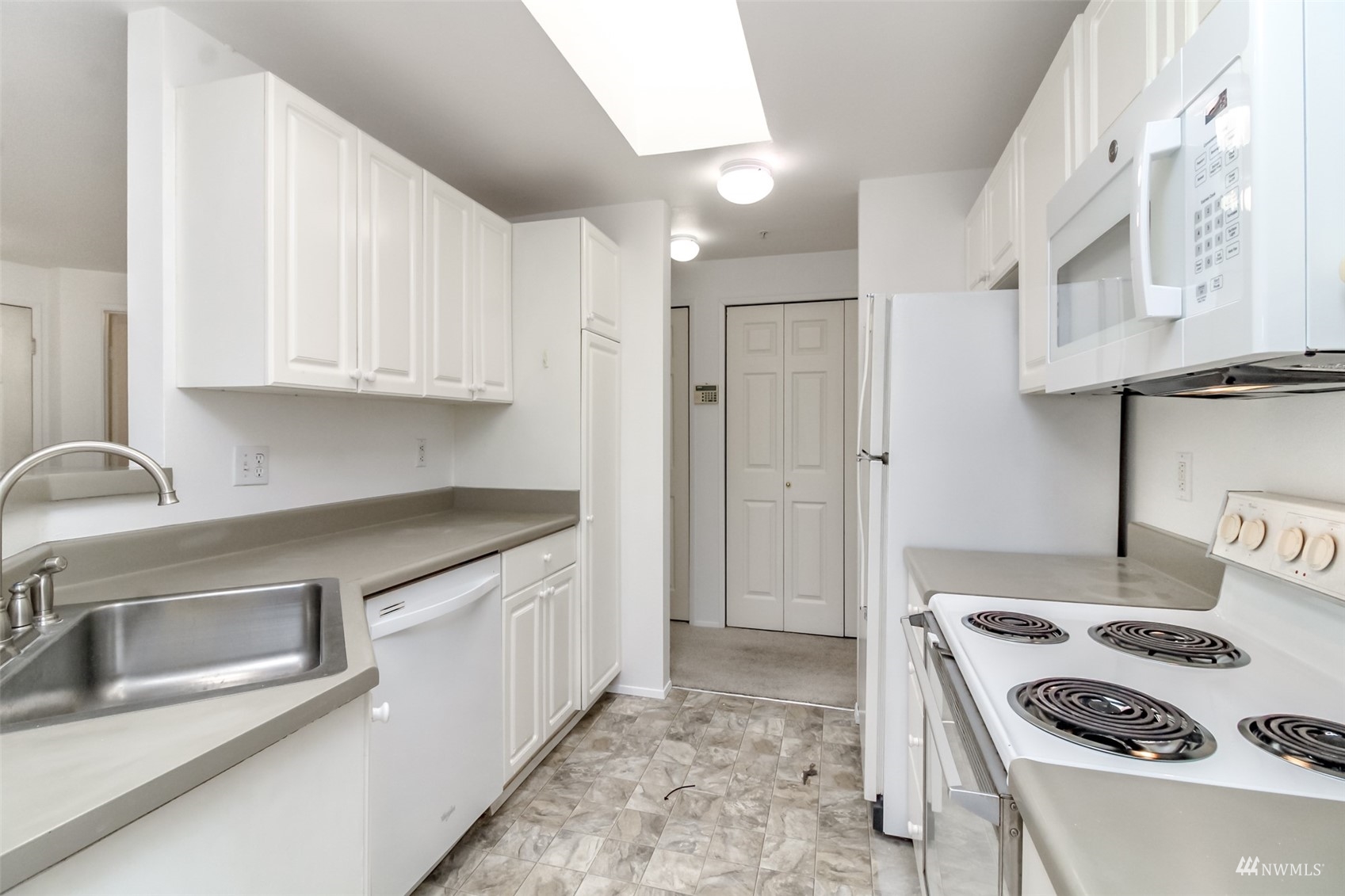 10824 Southeast 170th Street, Unit B306 Renton, WA 98055 - Photo 9 of 39 Gallery Image 9