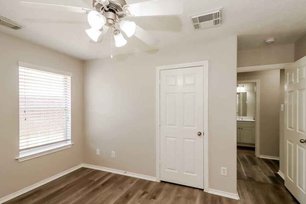 21947 Gosling Cedar Place Spring, TX 77388 - Photo 7 of 16