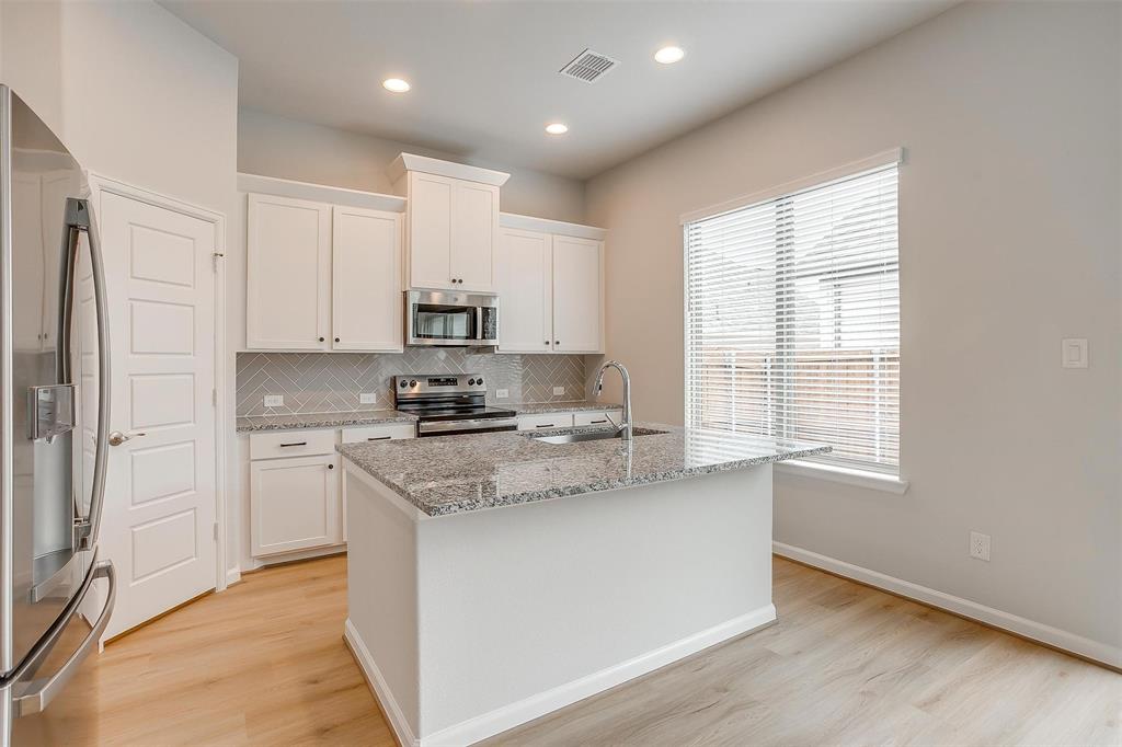 6138 Lavanda Avenue Fort Worth, TX 76126 - Photo 12 of 39