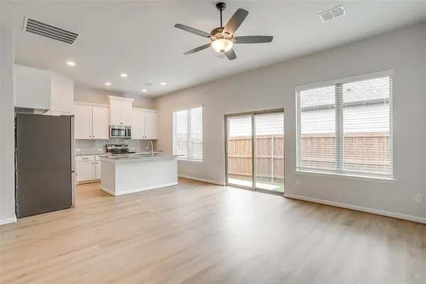 $2,206 | 6138 Lavanda Avenue, Fort Worth, TX 76126