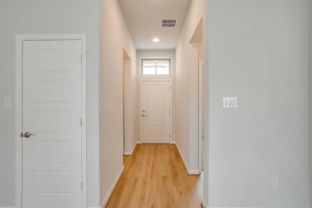 6138 Lavanda Avenue Fort Worth, TX 76126 - Photo 9 of 39