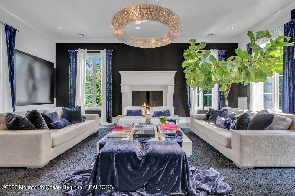 18 Riverside Drive Rumson, NJ 07760 - Photo 12 of 21 Great Room dsc05959-1bb