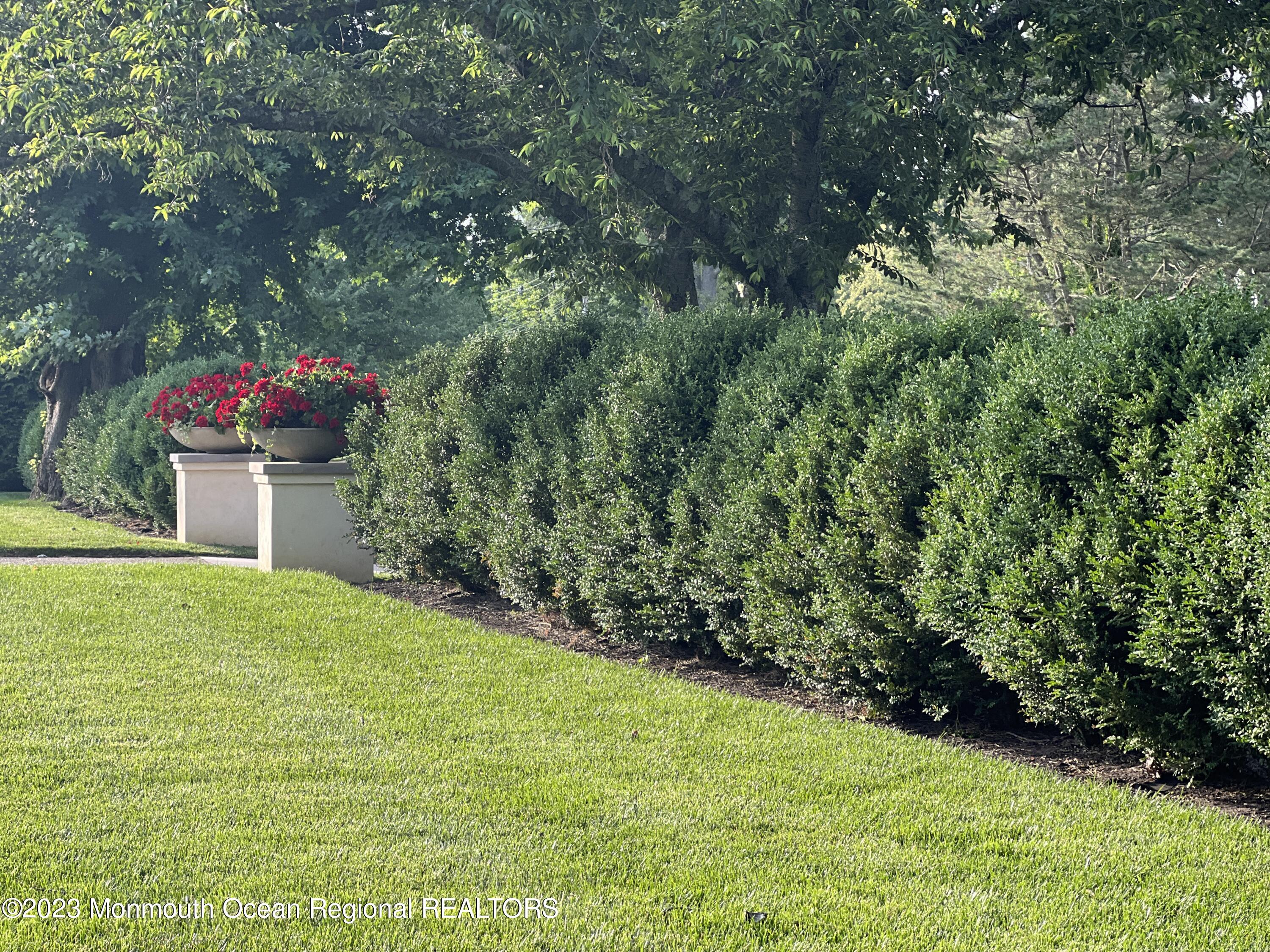 18 Riverside Drive Rumson, NJ 07760 - Photo 2 of 21 Hedgerow IMG_7101