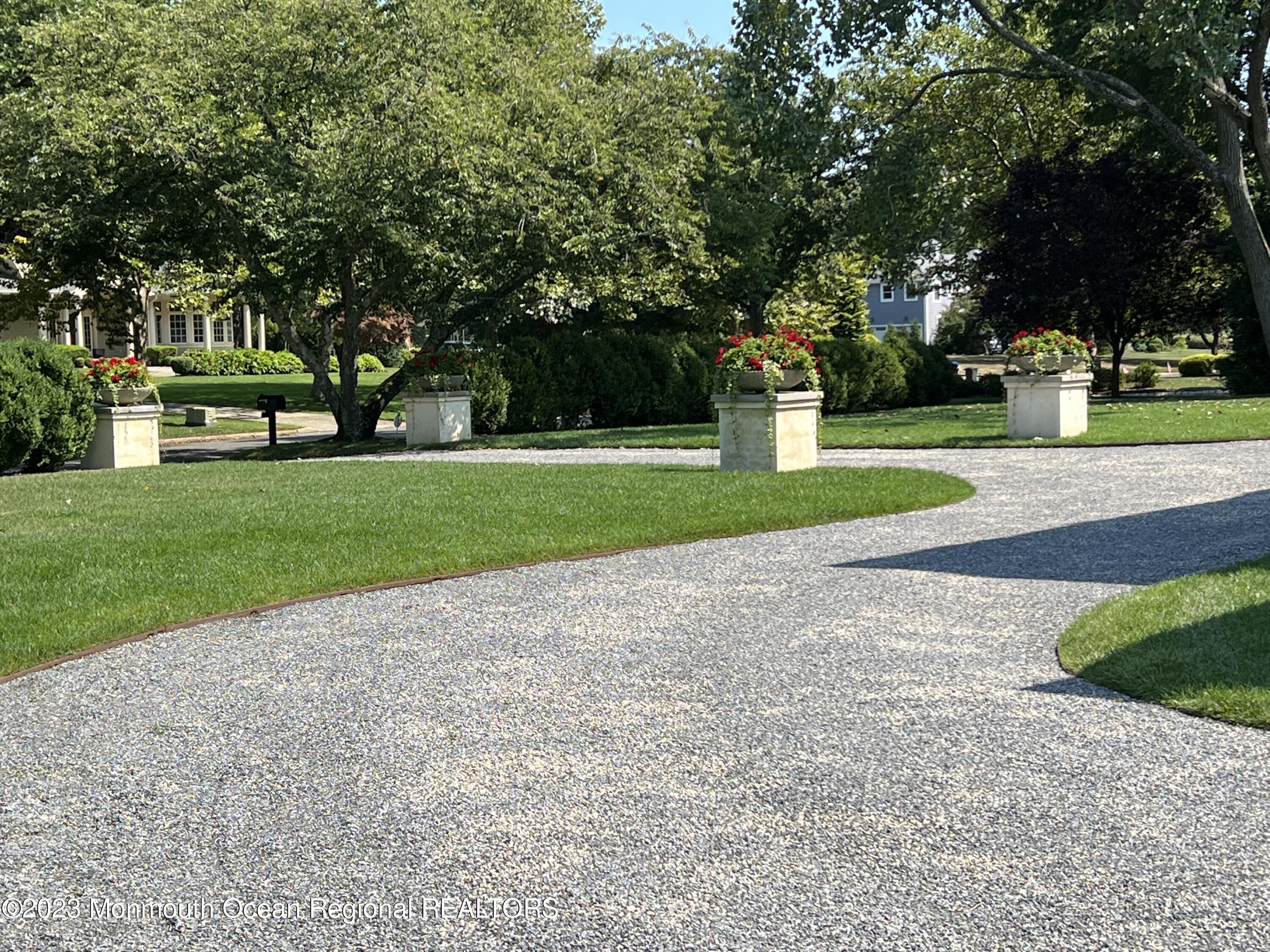 18 Riverside Drive Rumson, NJ 07760 - Photo 4 of 21 Driveway IMG_3695