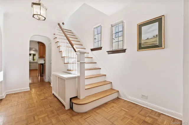 a view of entryway and hall